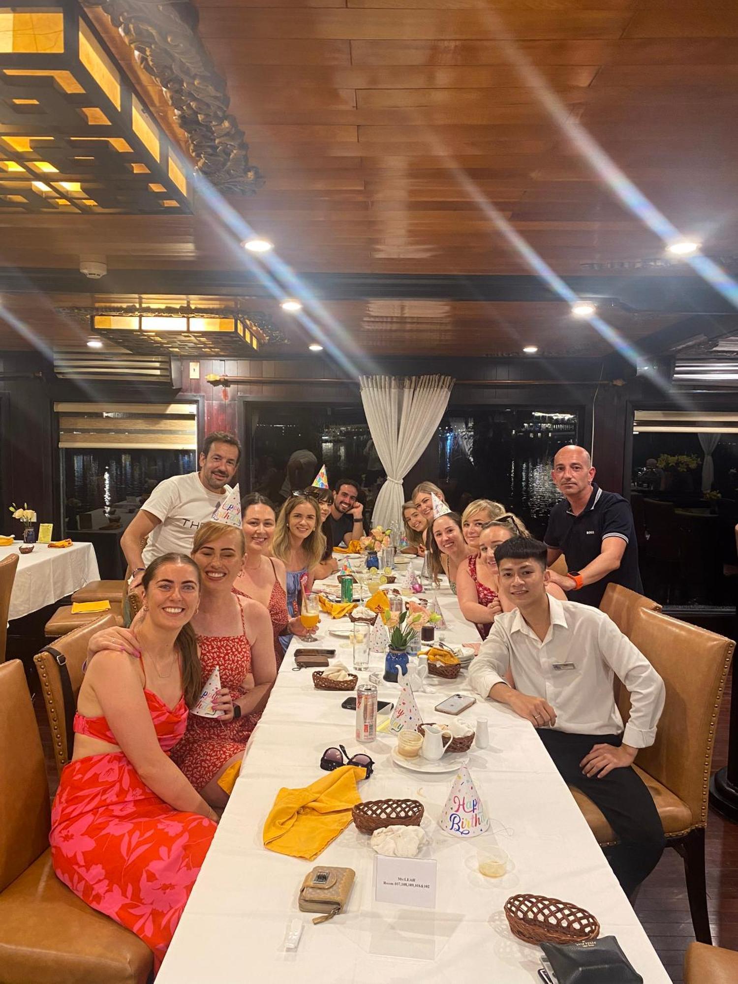 Отель Arcady Boutique Cruise Халонг Экстерьер фото
